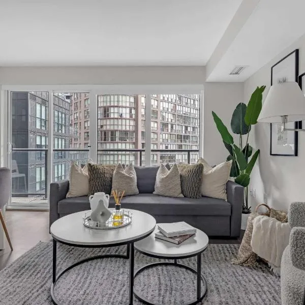 Financial District 2BR Condo 55 TV Free Parking、トロントのホテル