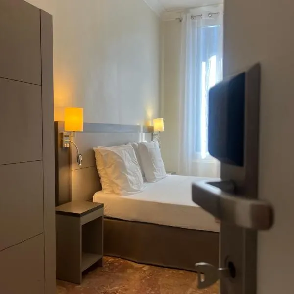 Chambre meublée, hotel en Niza