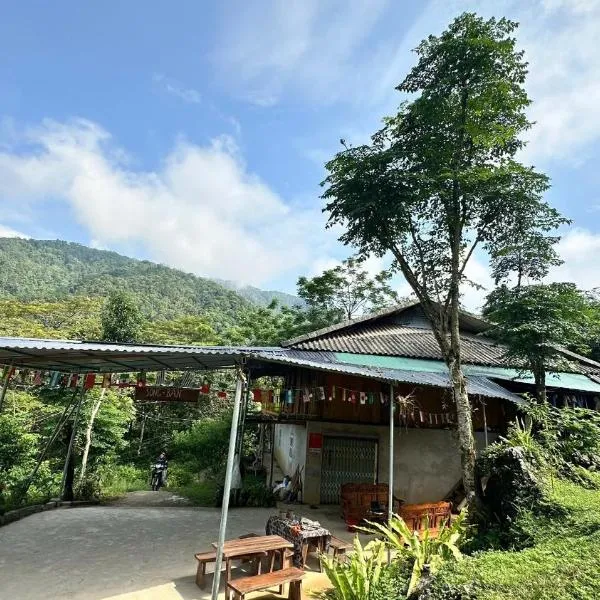 Song Ban Mountain Homestay、ハザンのホテル