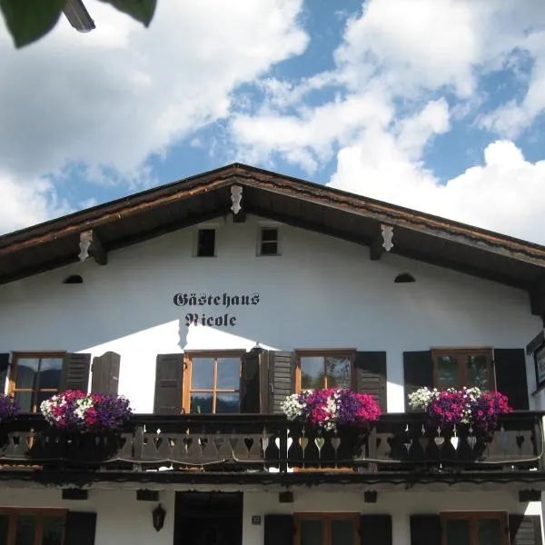 Gästehaus Nicole, hotel v destinaci Garmisch-Partenkirchen