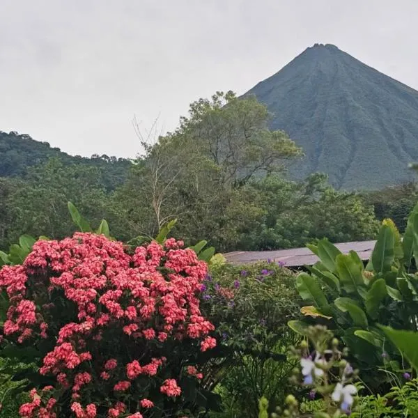 Flora Glamping de Abuela, hotel di Fortuna