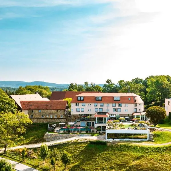 Burghotel Staufeneck, hotel en Salach