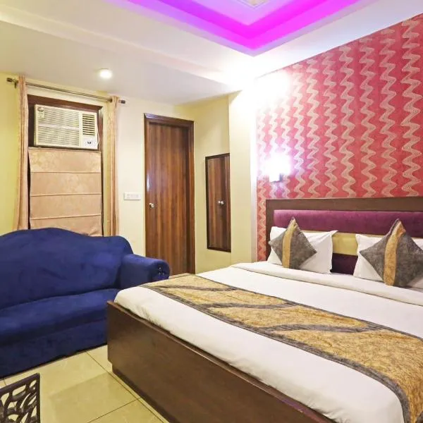 Hotel Goldwind stay - Near Karkardooma Metro, hotel a Nova Delhi