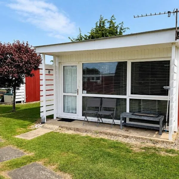Lovely 4 Berth Chalet In The Coastal Village Of Heacham, Ref 92018Cs, hotel v destinaci Heacham
