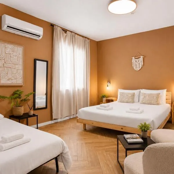 Localz House- Trumpeldor Beach, hotel in Tel Aviv