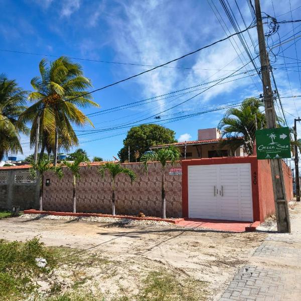 Casa com piscina e Hidromassagem a 200 m da praia - Foto 2