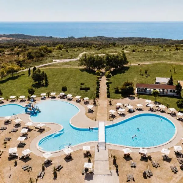 Lighthouse Golf & Spa Hotel - Mineral Pools, Premium All Inclusive, SPA & Beach Access, Free Parking, hotel sa Balchik