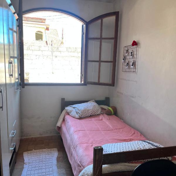 Quarto individual em casa estudantil feminina