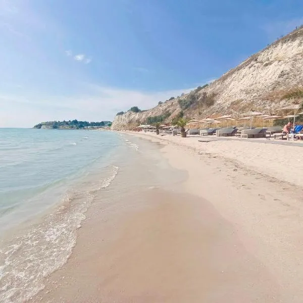 Lighthouse Golf & Spa Hotel - Mineral Pools, Premium All Inclusive, SPA & Beach Access, Free Parking, hotel v destinácii Balchik