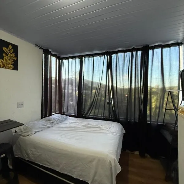 Apto Mobiliado Serra Cantareira 20 minutos da Capital, hotel v destinácii Caieiras
