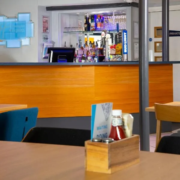 Holiday Inn Express Peterborough by IHG، فندق في بيتيربورو