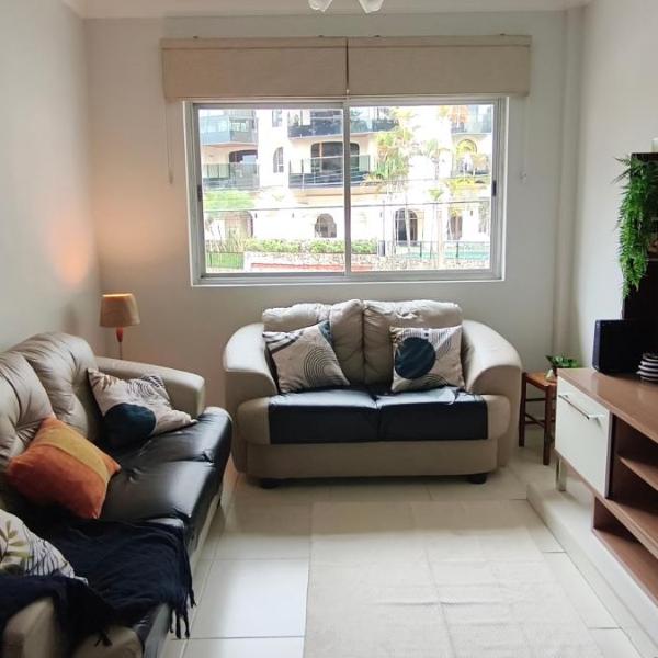 Apartamento completo Enseada Guarujá 4min da praia a pé 2 quartos