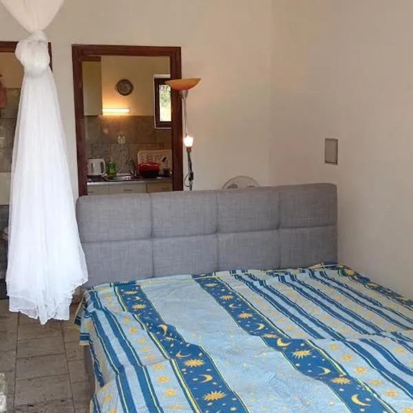 Kuća u zelenilu, hotel em Poljane