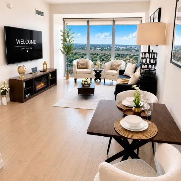 Luxury Skyline Apartment- Resort-Style Pool , Gym & Game Room, Hotel in Fort Myers