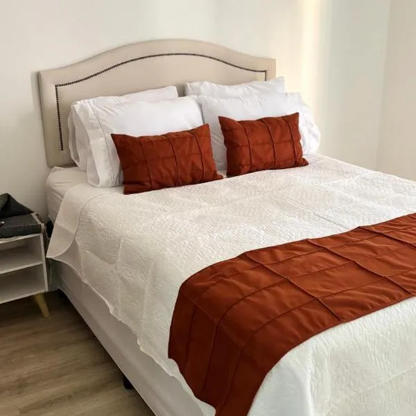 Palladium Refúgio - 500 metros da Praia, Perto do Shopping, Wi-Fi, Piscina e Garagem, hotel di São Vicente