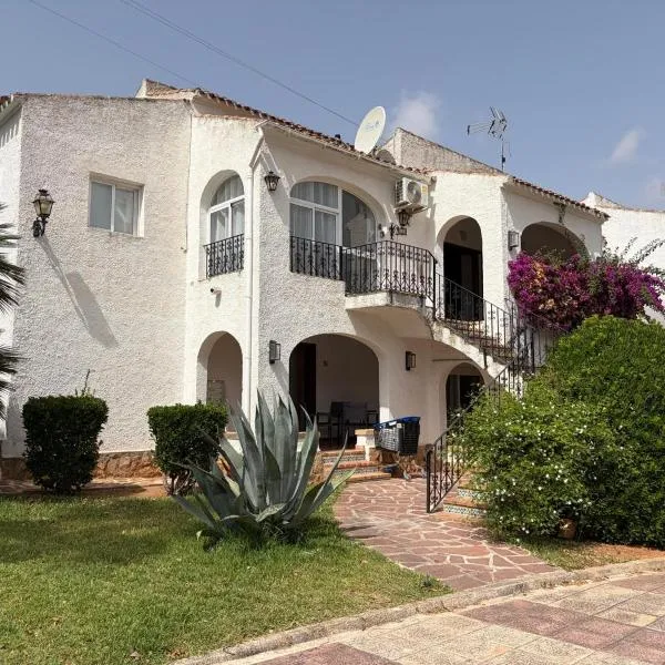 Apartamento con 2 Habitaciones, Coqueto, Acogedor en Calablanca, hotel a Xàbia