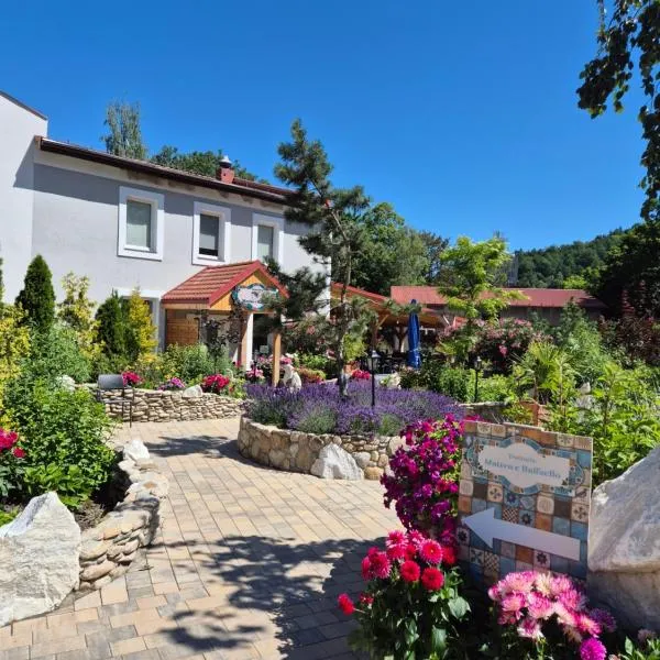 Apartamenty Amadeus & Trattoria Matteo e Raffaello, hotel in Stronie Śląskie