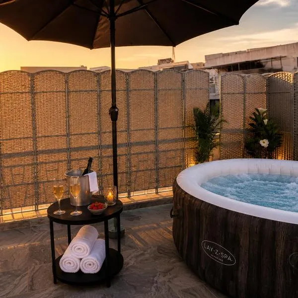 Luxury Penthouse with Private Jacuzzi & Terrace, hotel u gradu Il-Gzira