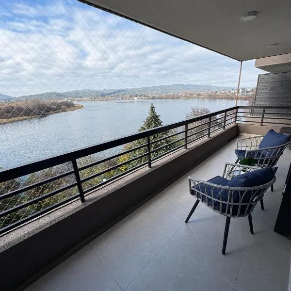 Nuevo y Hermoso Dpto Primera línea del Río, hôtel à Valdivia