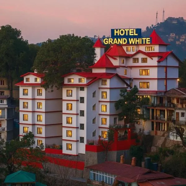 Hotel White Grand - near ISBT bus stand - A Centrally heated property، فندق في شيملا