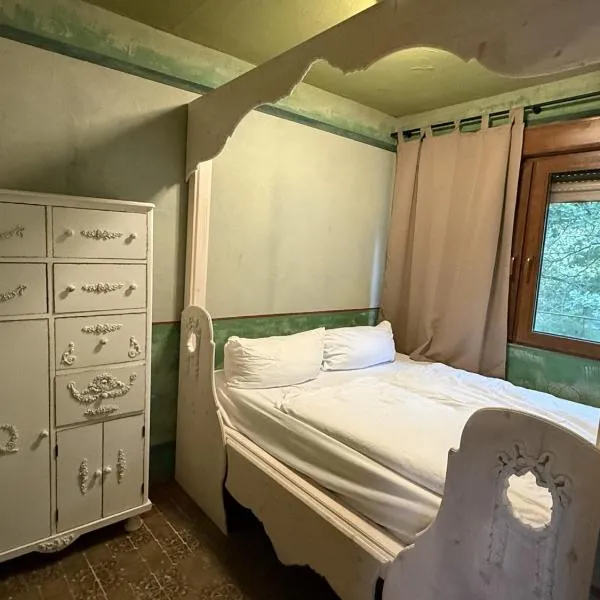 Festung Mittelelbe, Historisches Feriendorf an der Elbe, hotel in Coswig