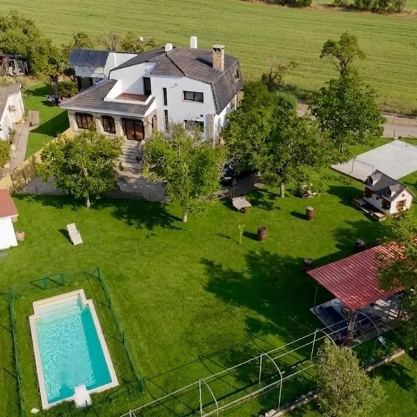 Finca Alboroto, hotel u gradu Ueska