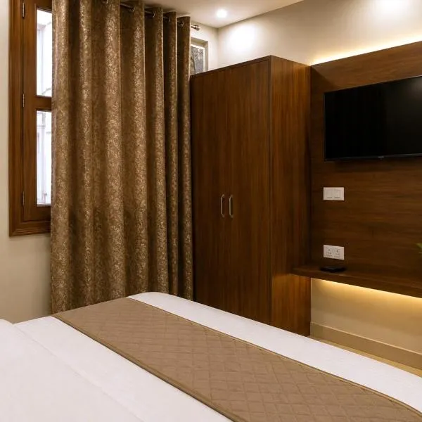 Hotel The RR Residency Sector 45 photo 2