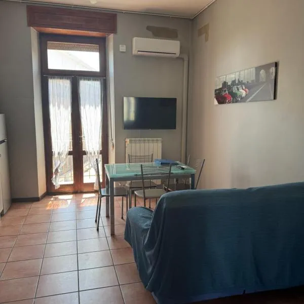 Grazioso Trilocale Centro/Stazione, hotel u Bresci