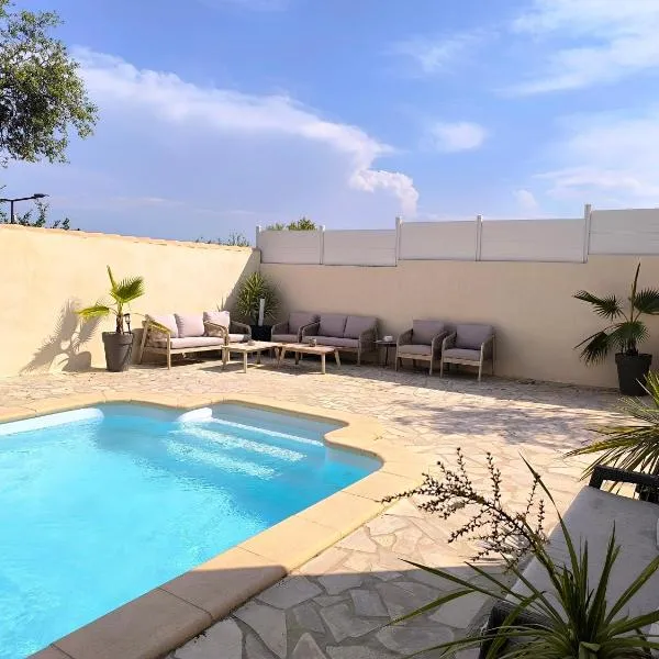 Montredon에 위치한 호텔 Maison calme avec piscine