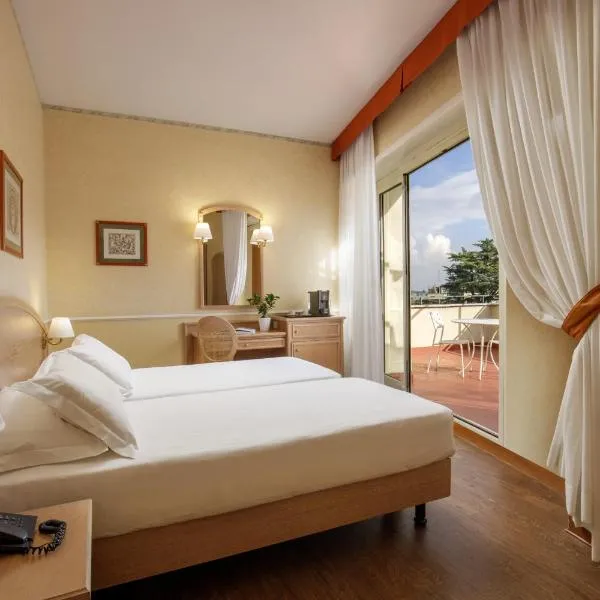 रोम में, होटल Hotel Santa Costanza by OMNIA hotels