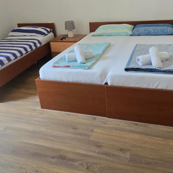 Family House Nerezine, hotel u gradu Nerezine