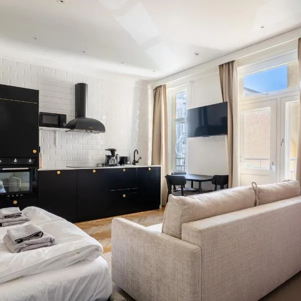 Very Cental Scandic Studio Apartment with Balcony, hotel u Helsinkiju