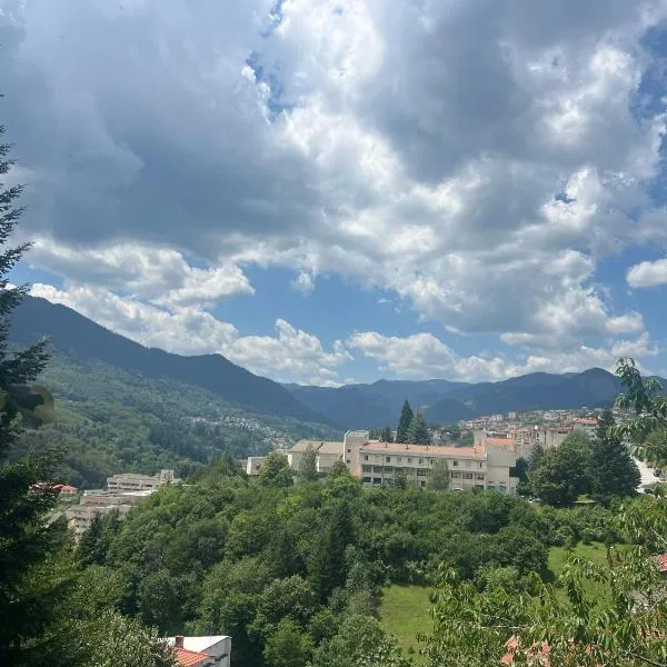 Panorama Guest House: Smolyan şehrinde bir otel