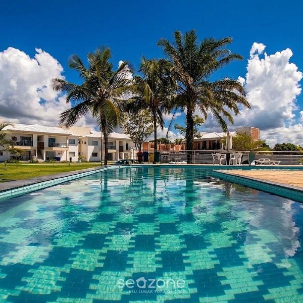 Apto em Cond. c/ Piscina no Centro MUT0000