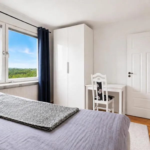 Room in apartment with shared facilities โรงแรมในสต็อกโฮล์ม