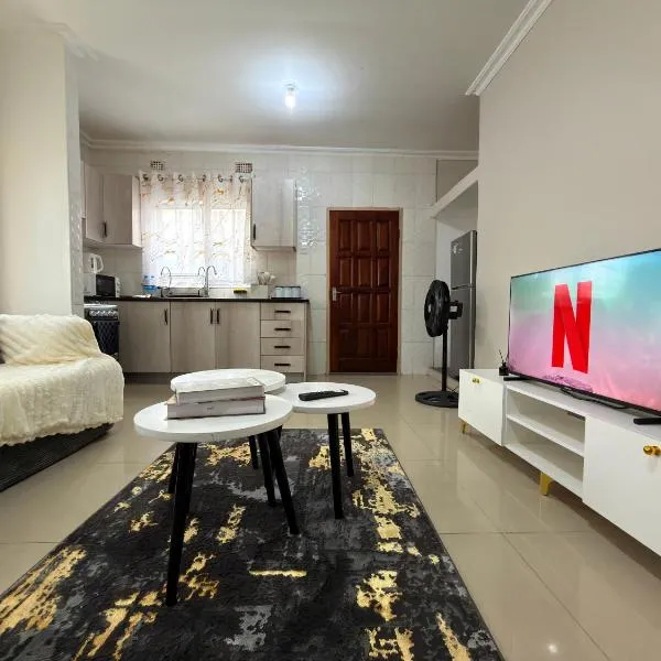 Chakamucha Apartments Cozy 1BR Apartment with Starlink and free parking, hotel u gradu Lusaka