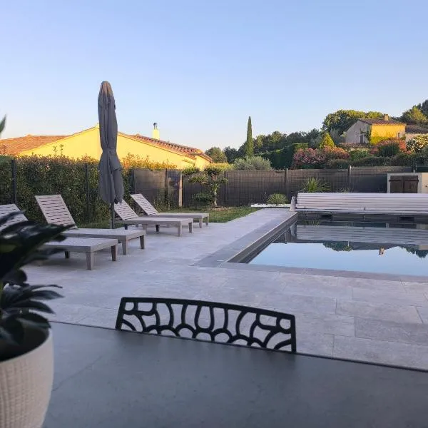 villa récente climatisée avec piscine privée, hotel v mestu Vaison-la-Romaine