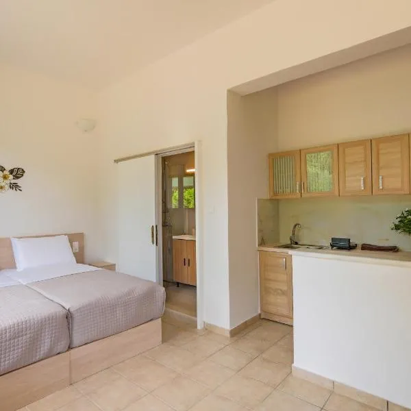 Corfu Village Dassia Apartments, hotel in Káto Korakiána