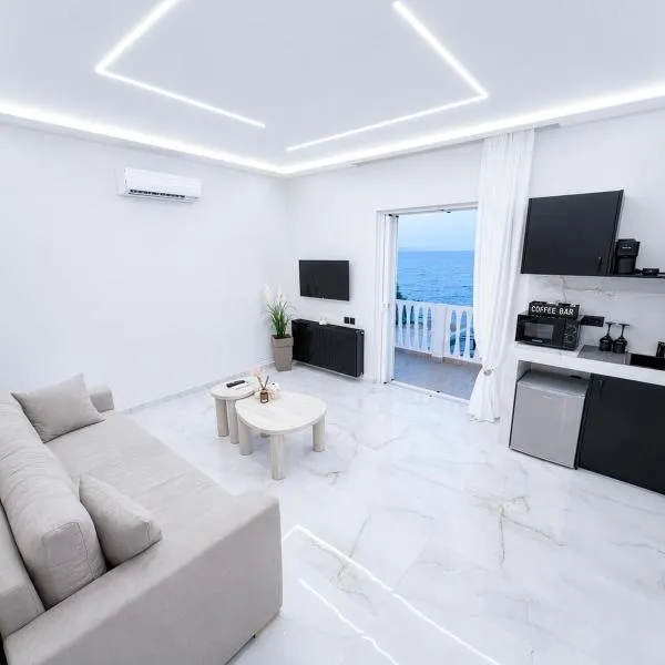 Christinas Luxury Apartments, hotel in Artemida