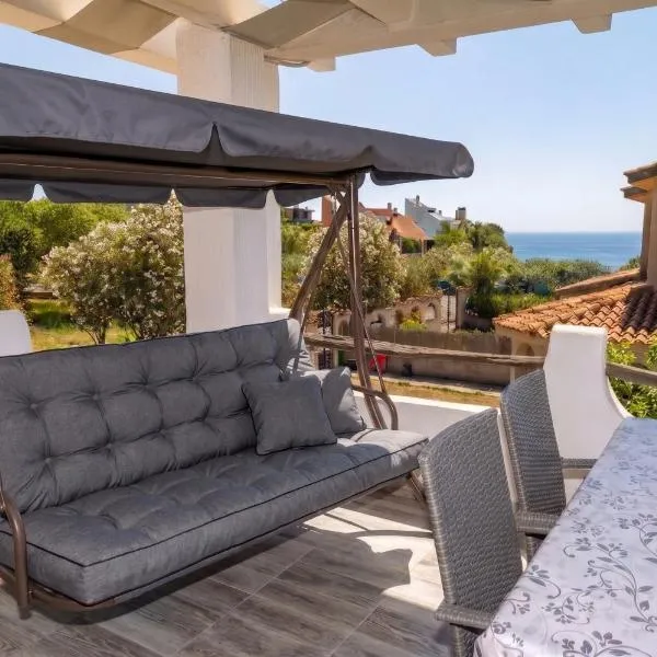 Beachfront Luxury Villa Letizia - Sea View Terraces & Green Solar Energy, hotel u gradu Kvartu Sant'Elena