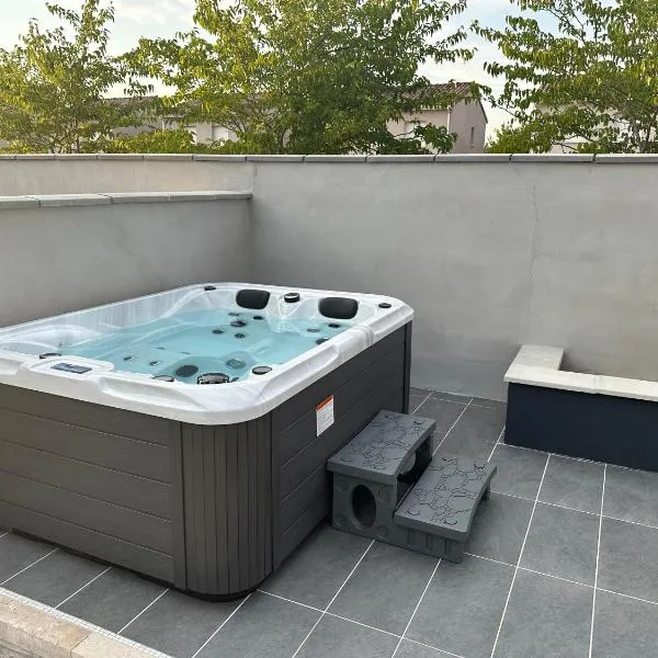 Montauban में, होटल Suites appartement 1 chambre & Spa