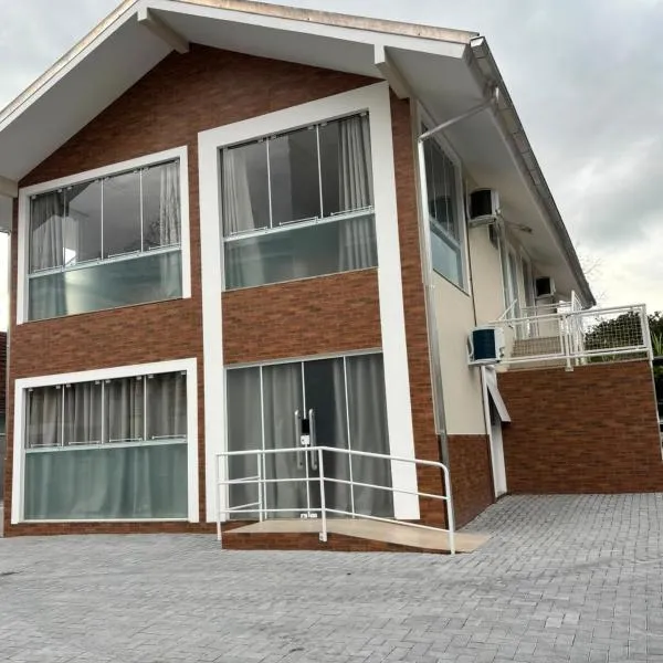 Frūhling Haus - Apartamentos โรงแรมในโปเมโรเจ