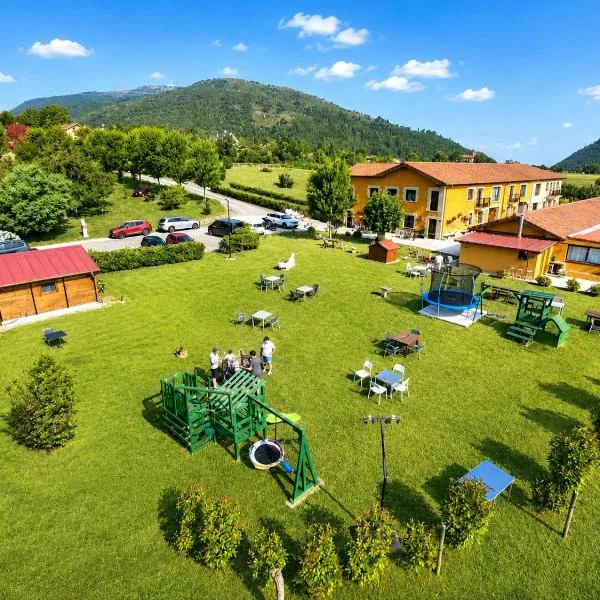 Apartamentos Rurales Sobremazas, hotel in Sobremazas