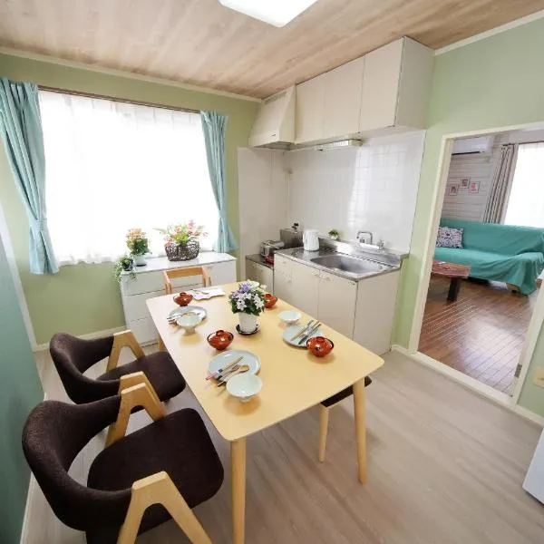 Stay Chacha 城下町茶茶2F, hotel v destinaci Marugame