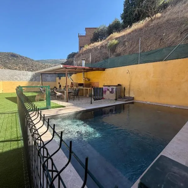 Casa Serrano, hotel Abrucenában