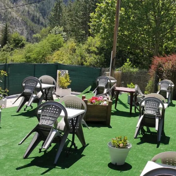 Auberge Du Riou, hotel di Puget-Rostang