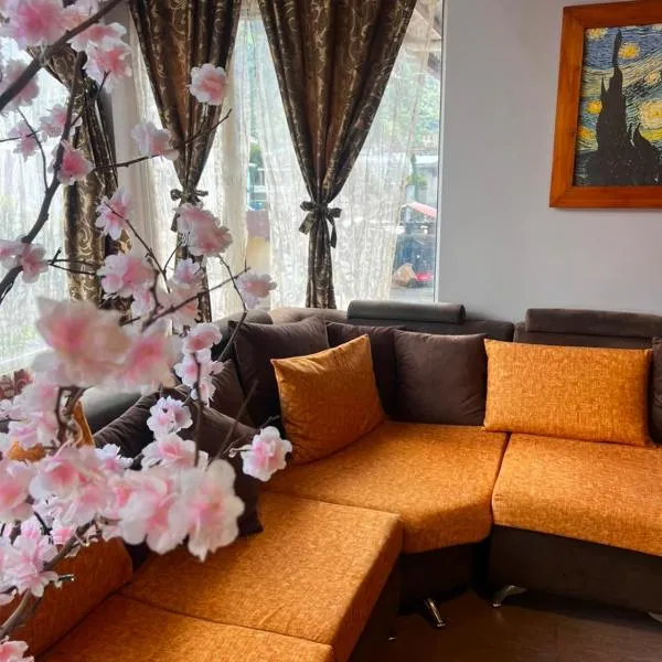 Anagrama house, hotel in Baños