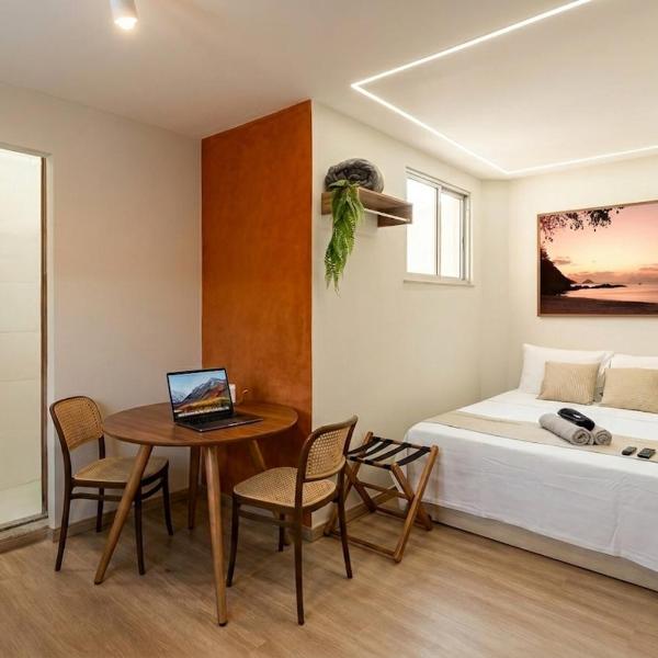 New Studio, 2 min from the Ferries, Fast Wi-Fi, Air Conditioning and TV