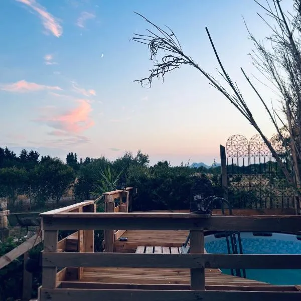 Villa Sainte Anne, hotel i Sénas