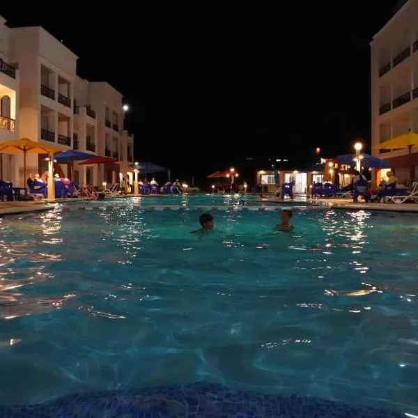 شاليه في منتجع مونتيانو الساحل الشمالي - Montaino North Coast Chalet, hotel in El Alamein